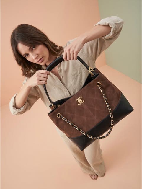 Chanel — Tote Suede
