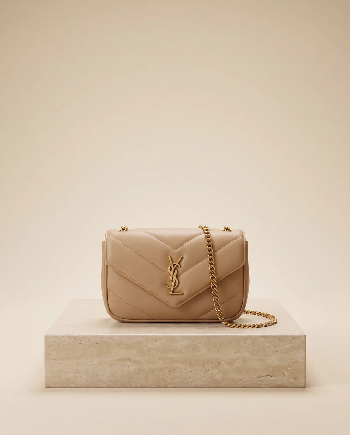 Saint Laurent Bege