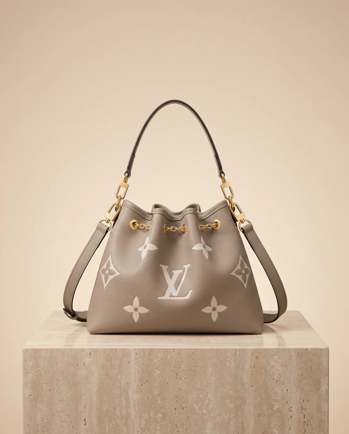 Louis Vuitton Cinza